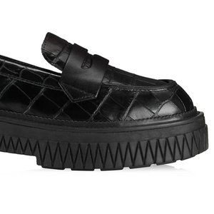 SCHUTZ Viola Crocodile-Embossed Leather Flat Loafers Black NWOT 8.5